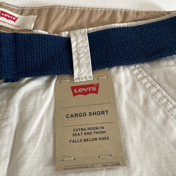 Boys Levi’s Cargo shorts. - Picture 3 of 5